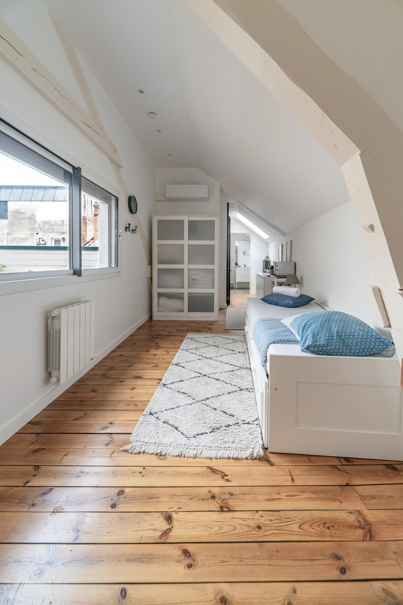 Grande Maison Vichy - Maison Ou Appartements En Centre Ville Стая снимка