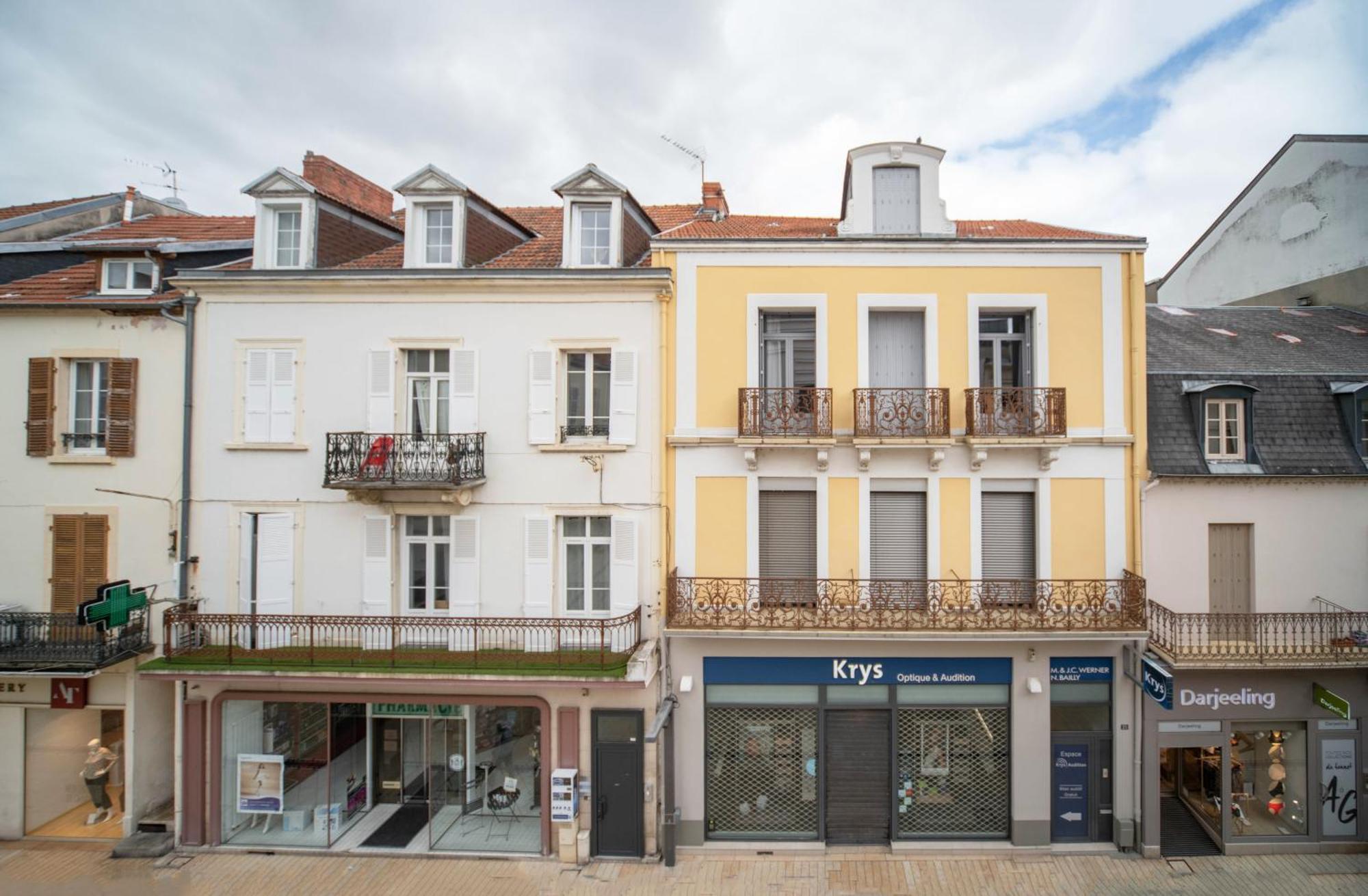 Grande Maison Vichy - Maison Ou Appartements En Centre Ville Стая снимка